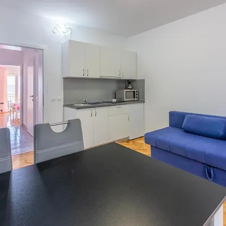 Apartment Leoalemar Novi Vinodolski