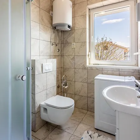 Apartment Leoalemar