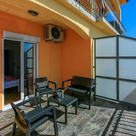 Leoalemar Apartment Novi Vinodolski