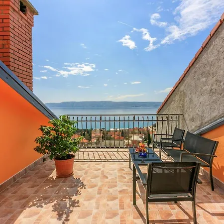 Leoalemar Apartment